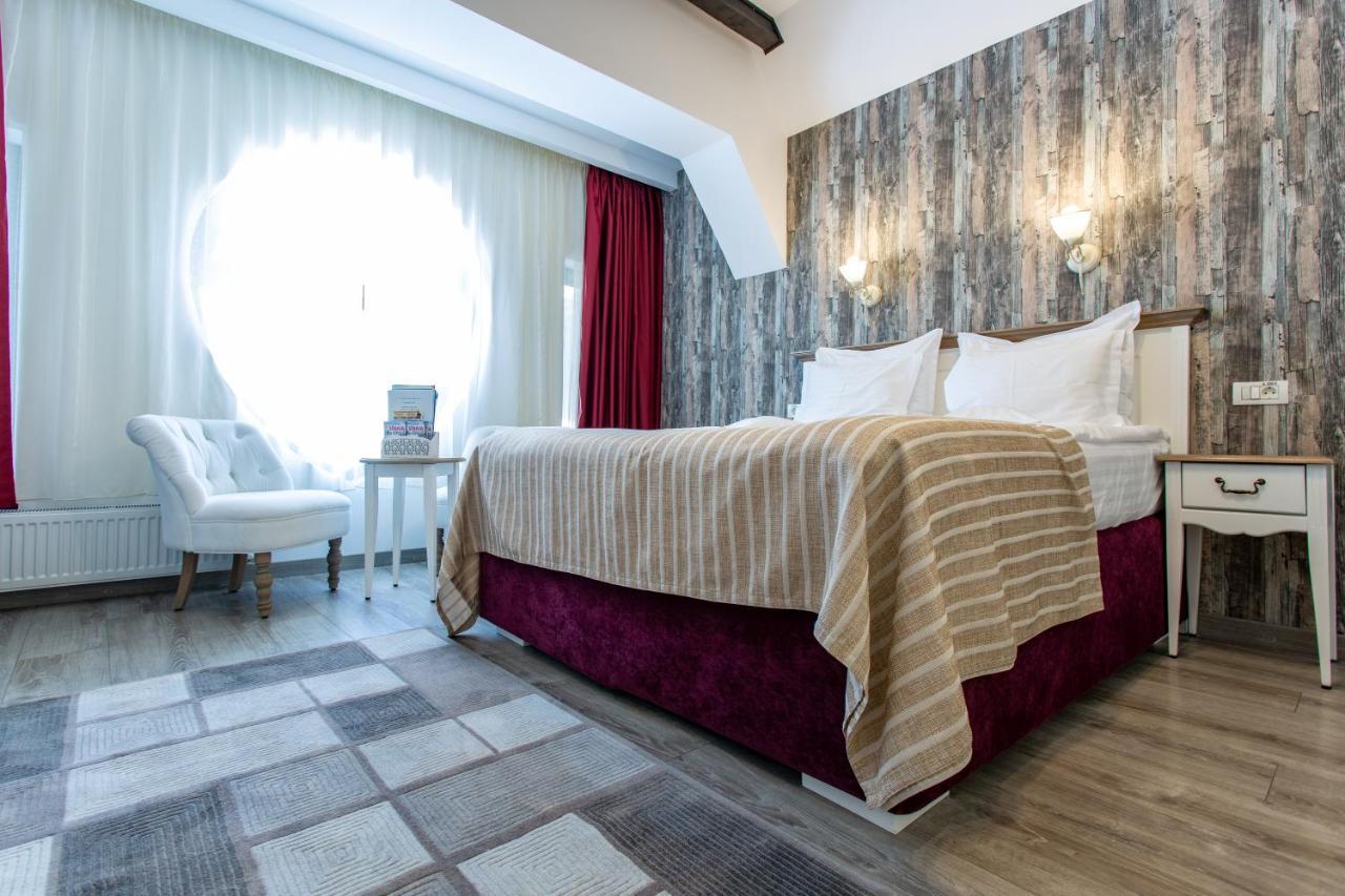 Pensiunea Carmen'S Mansion B Синая Екстериор снимка